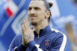 莱万多夫斯基官方宣布战术调整新规，利物浦引发争议！观众掌声雷动